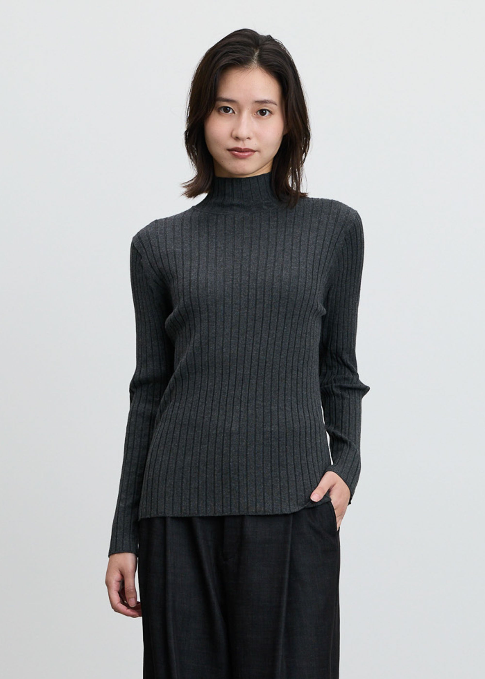 ワイドリブタートルネックニット - SOÉJU online store｜上質な大人の
