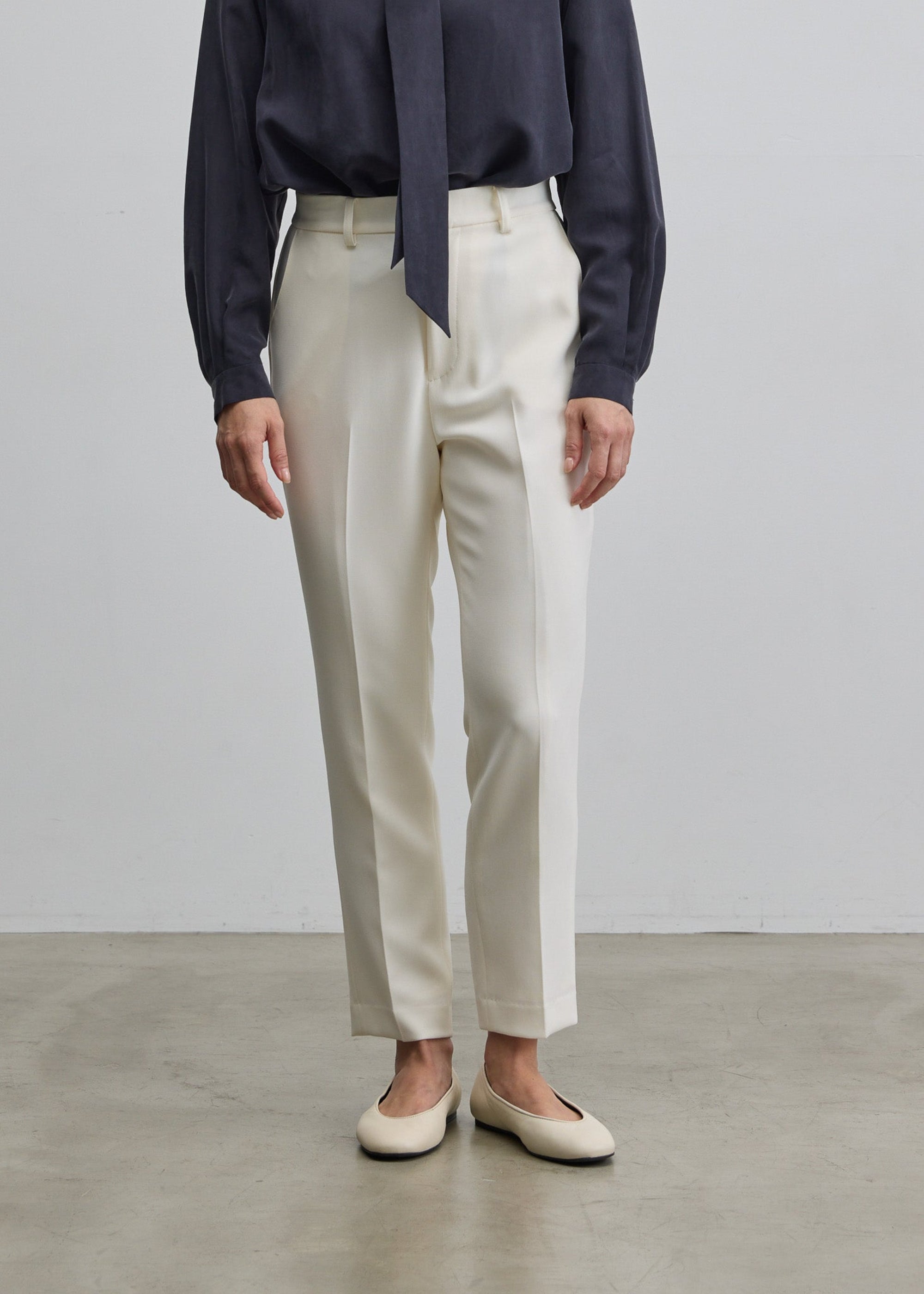 センタープレスパンツ