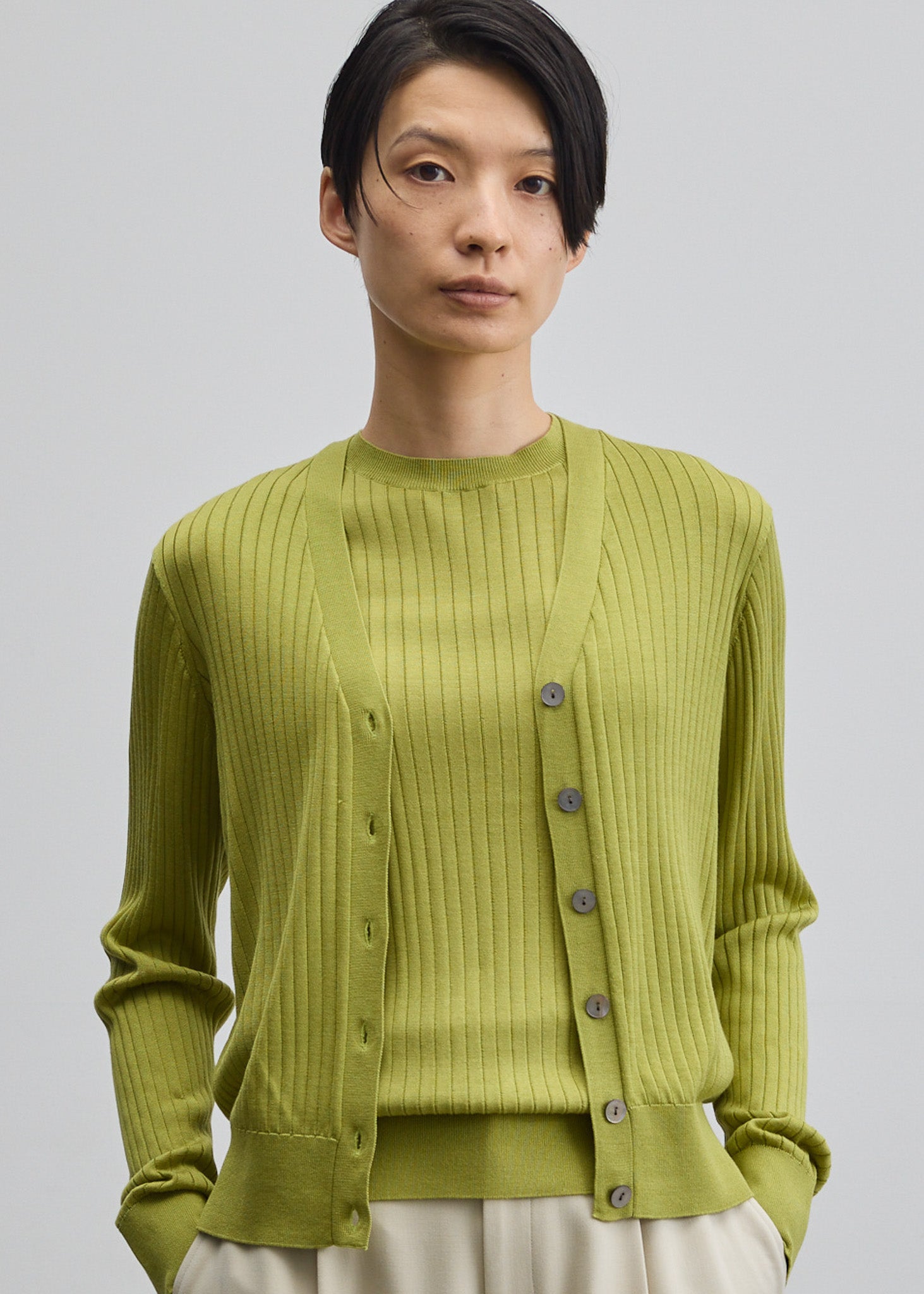 シルクワイドリブVネックカーディガン - SOÉJU online store