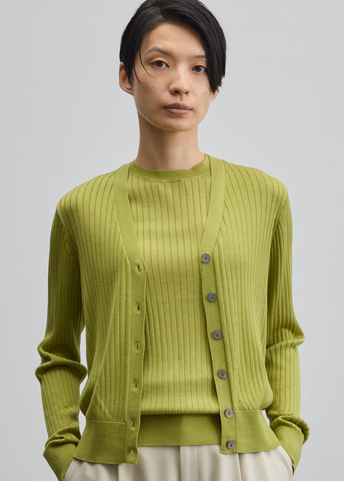 モデル:170cm サイズ:M