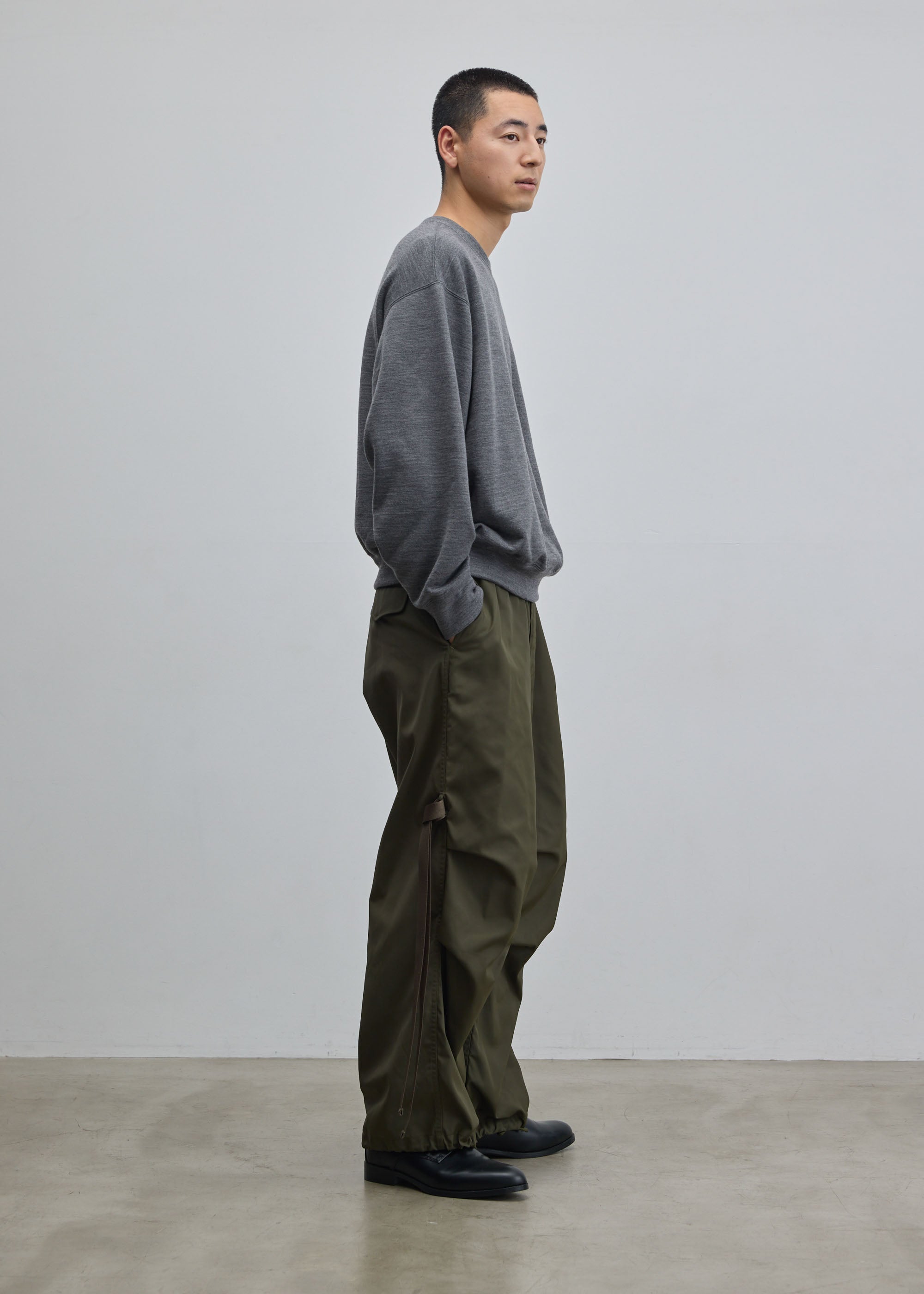 SOEJU　ソージュ　ソフトオックスセンタープレスストレートパンツ　カーキ ソフトオックスセンタープレスストレートパンツ - SOÉJU online