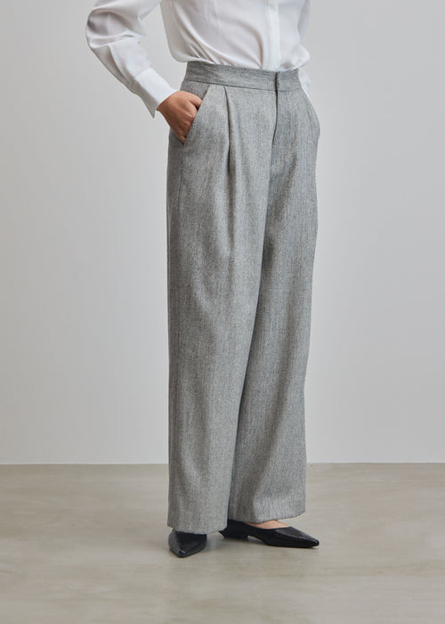 ヘリンボーンタックワイドパンツ