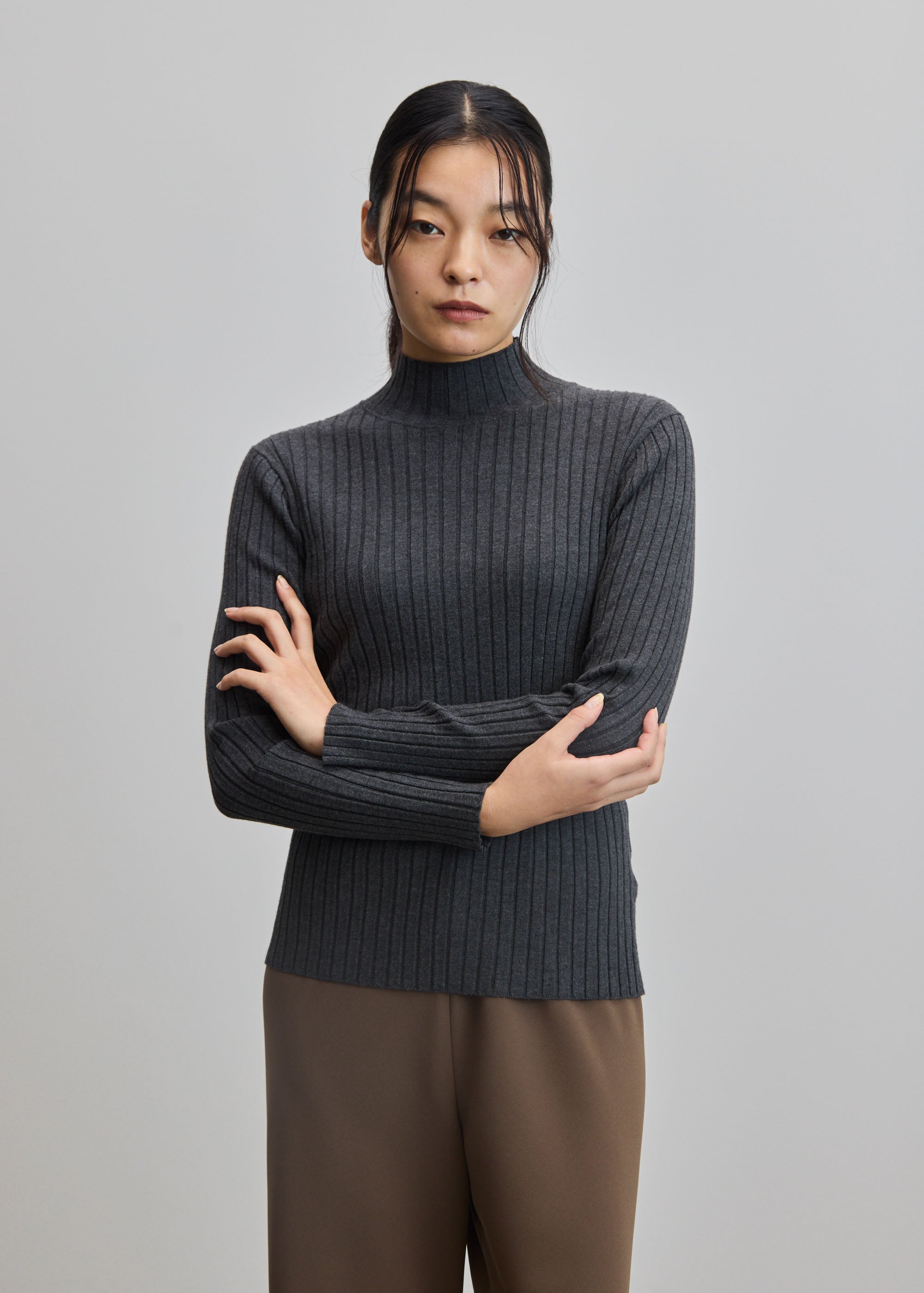 soejuタートルネックセーター(ブラック) ワイドリブタートルネックニット - SOÉJU online store｜上質な