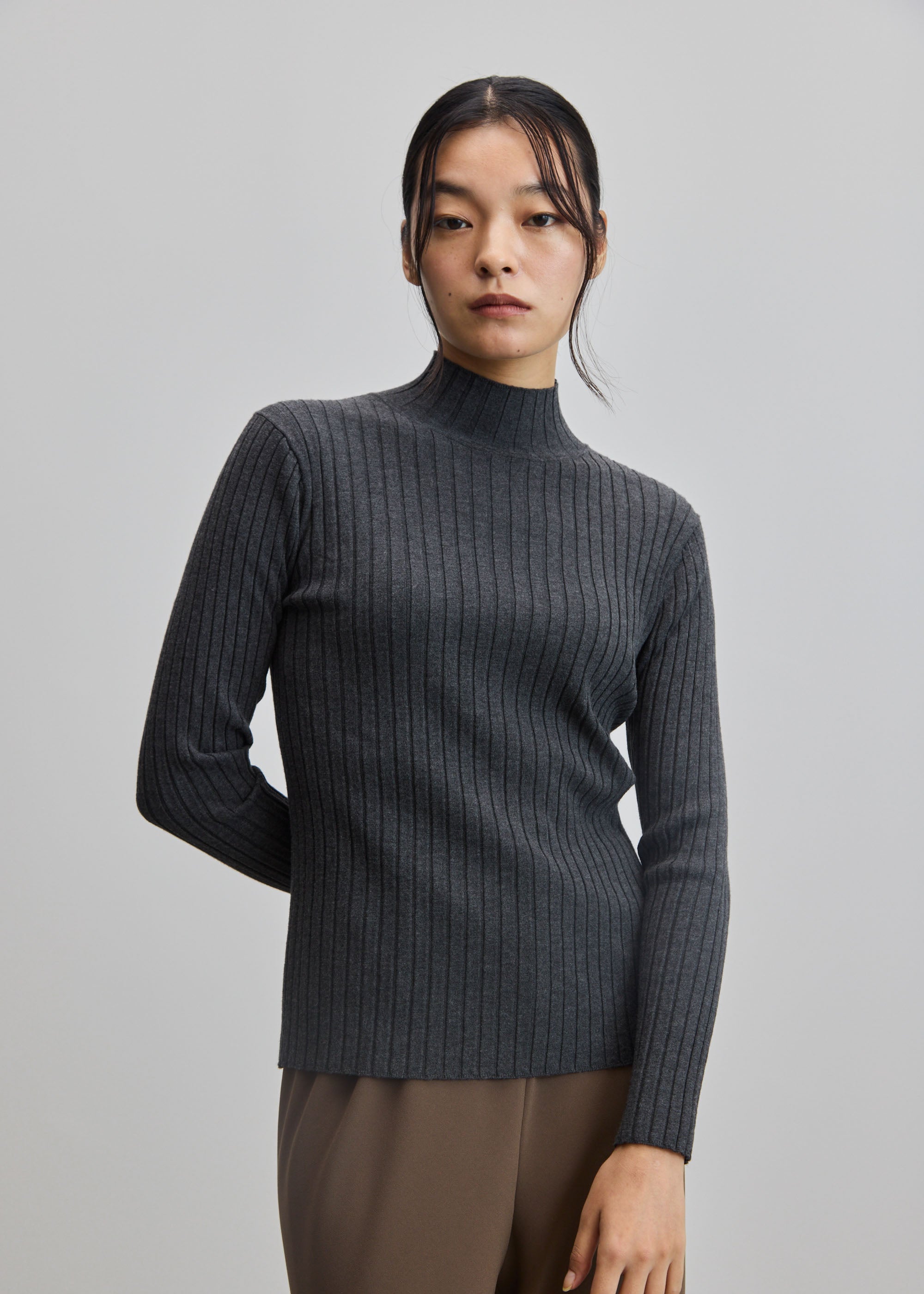 ワイドリブタートルネックニット - SOÉJU online store｜上質な