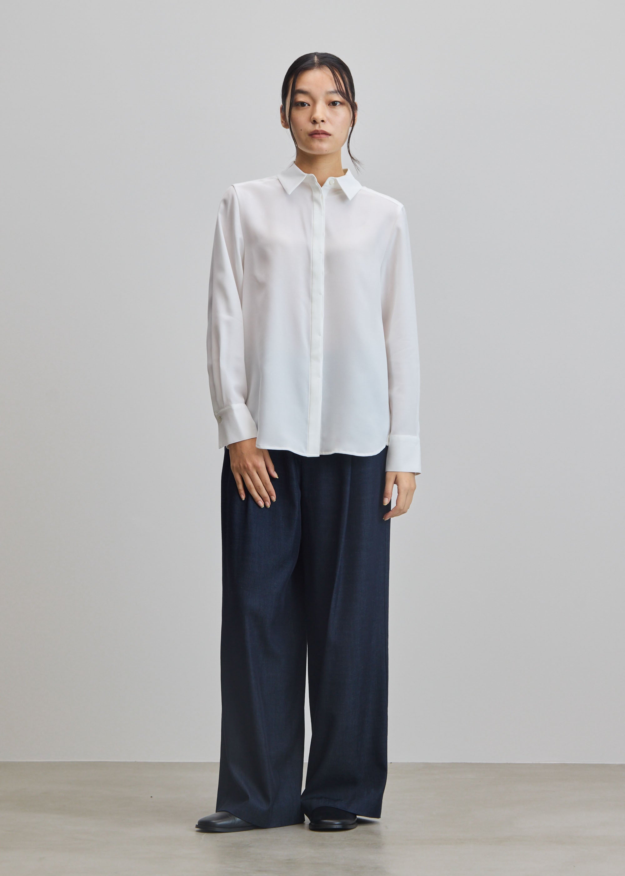 マットツイルヒヨクシャツ - SOÉJU online store｜上質な大人の女性の