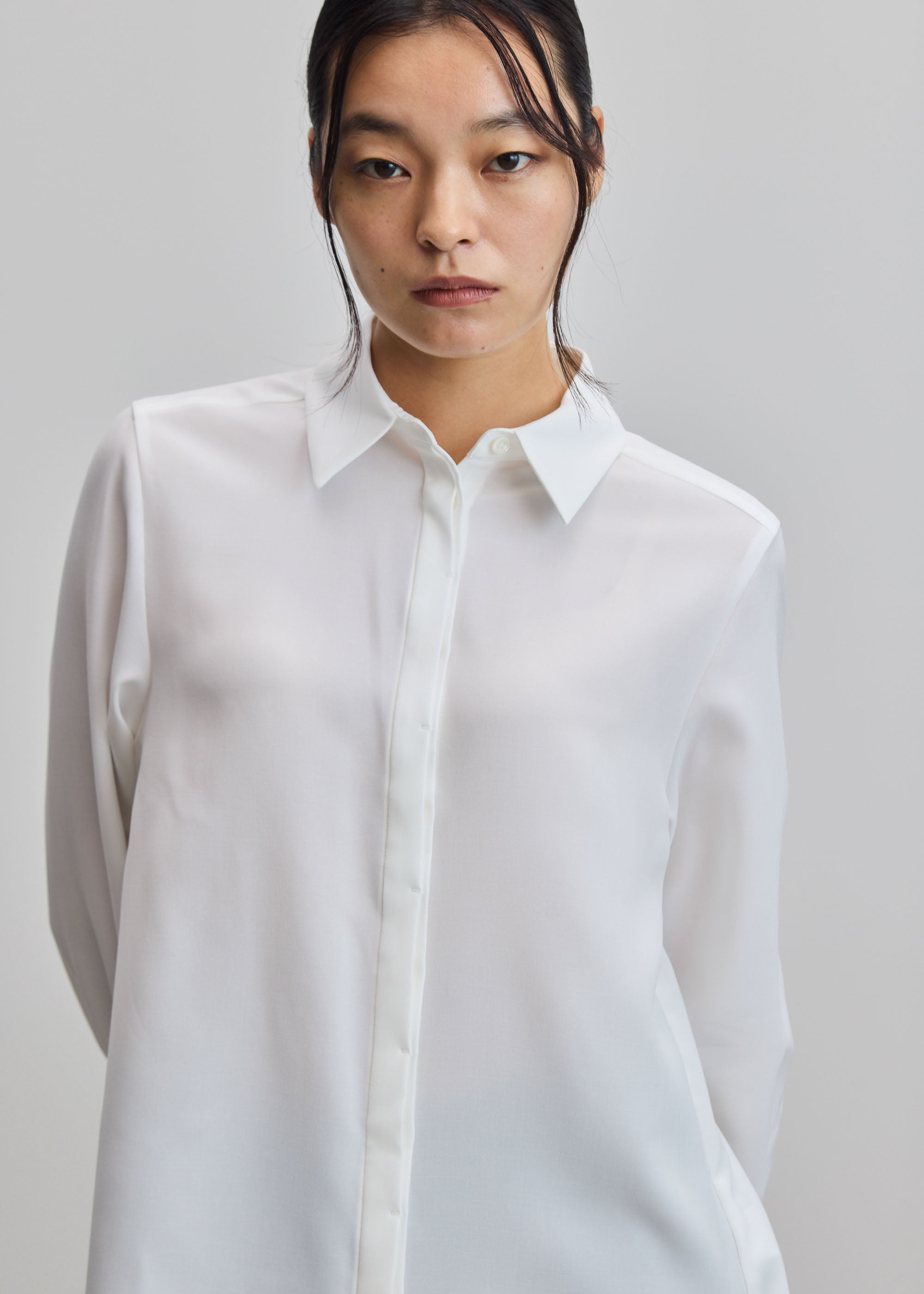 マットツイルヒヨクシャツ - SOÉJU online store｜上質な大人の女性の