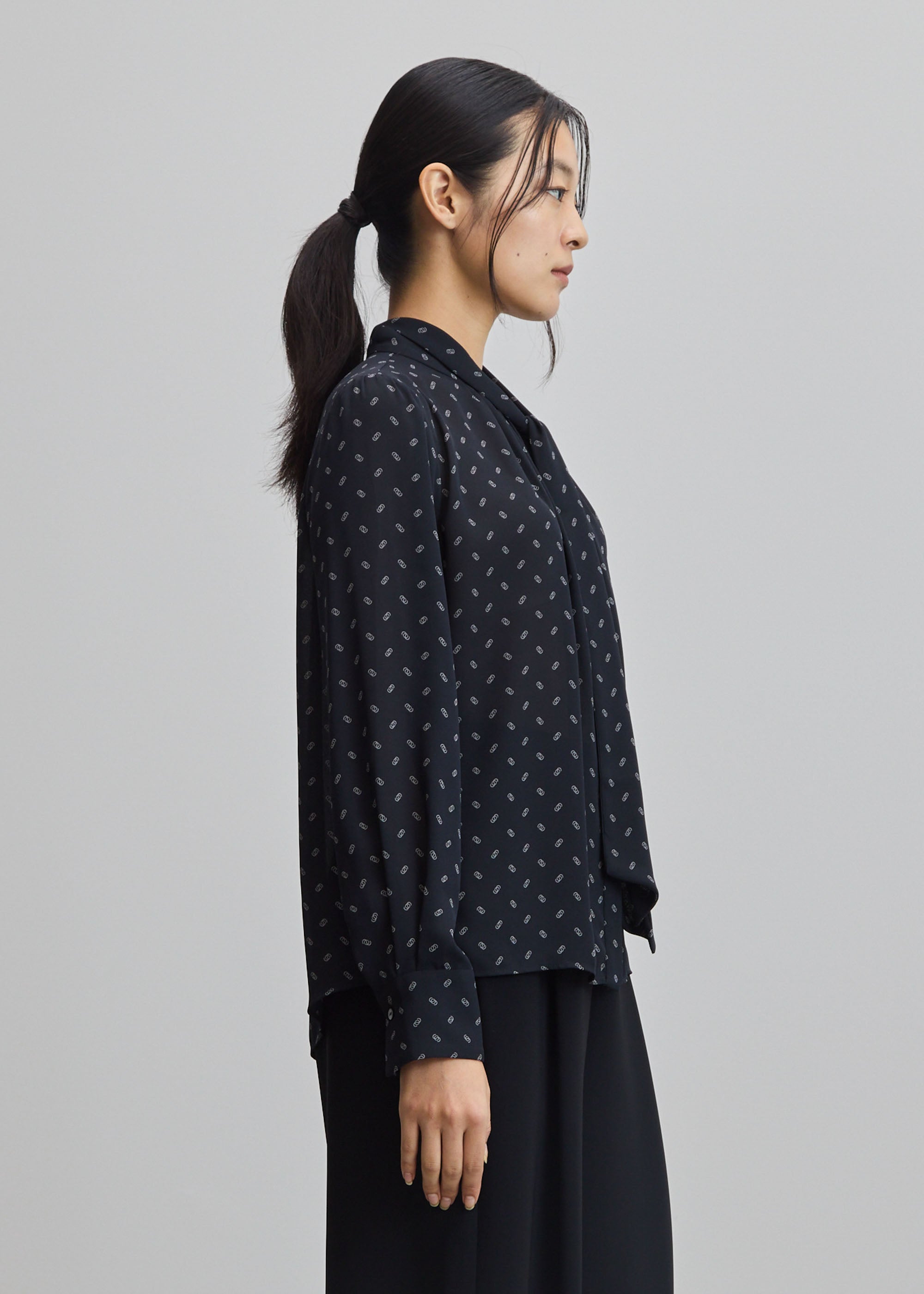 ビット柄スカーフ付きブラウス