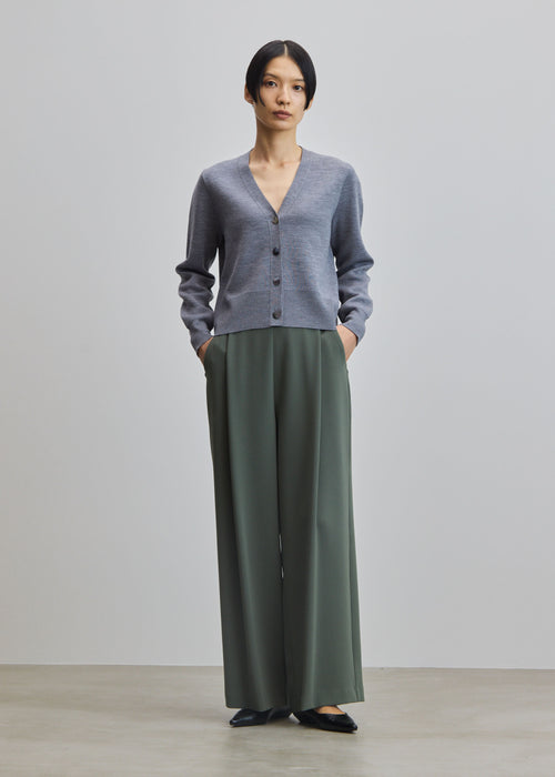 モデル:170cm サイズ:L