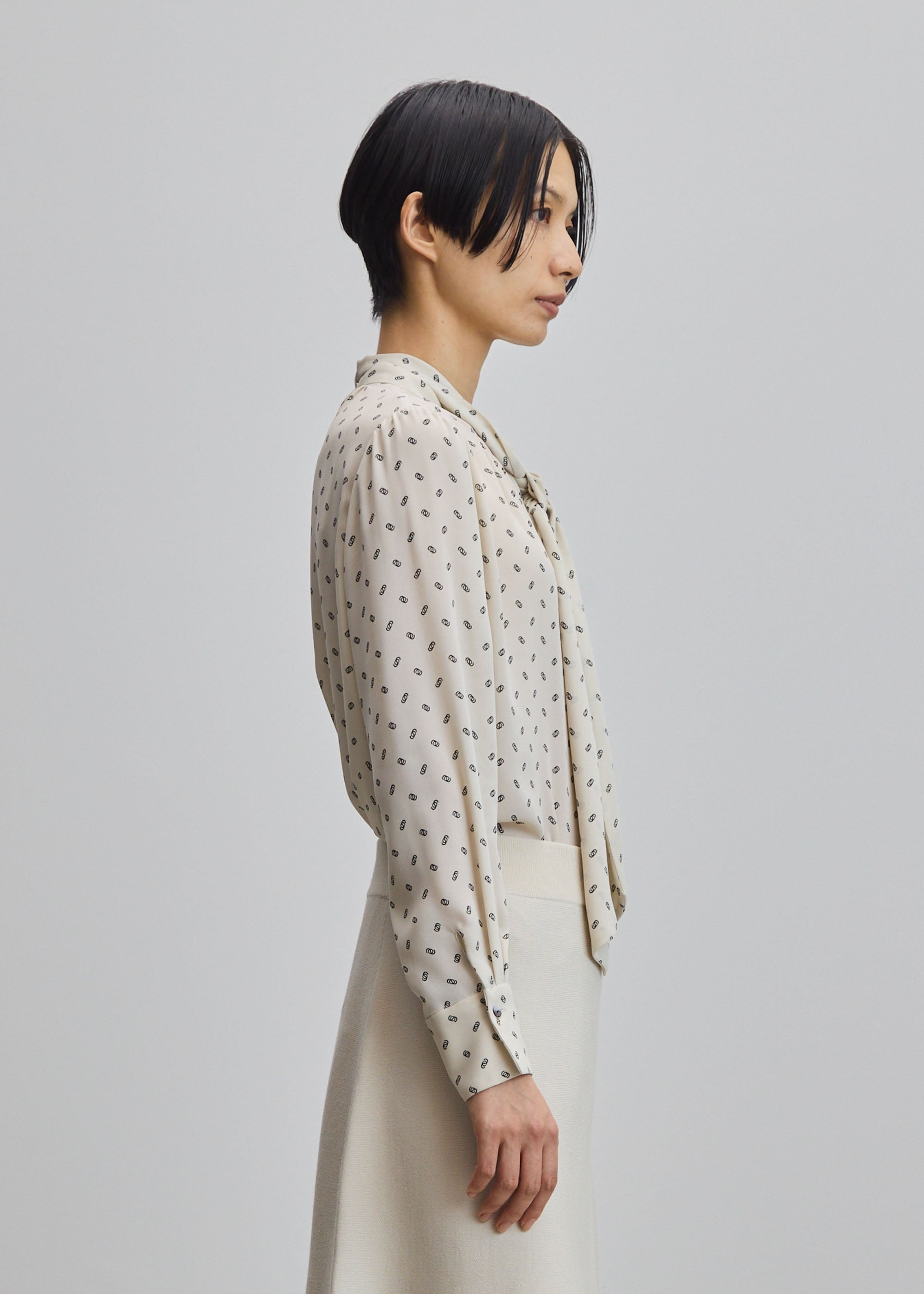 ビット柄スカーフ付きブラウス