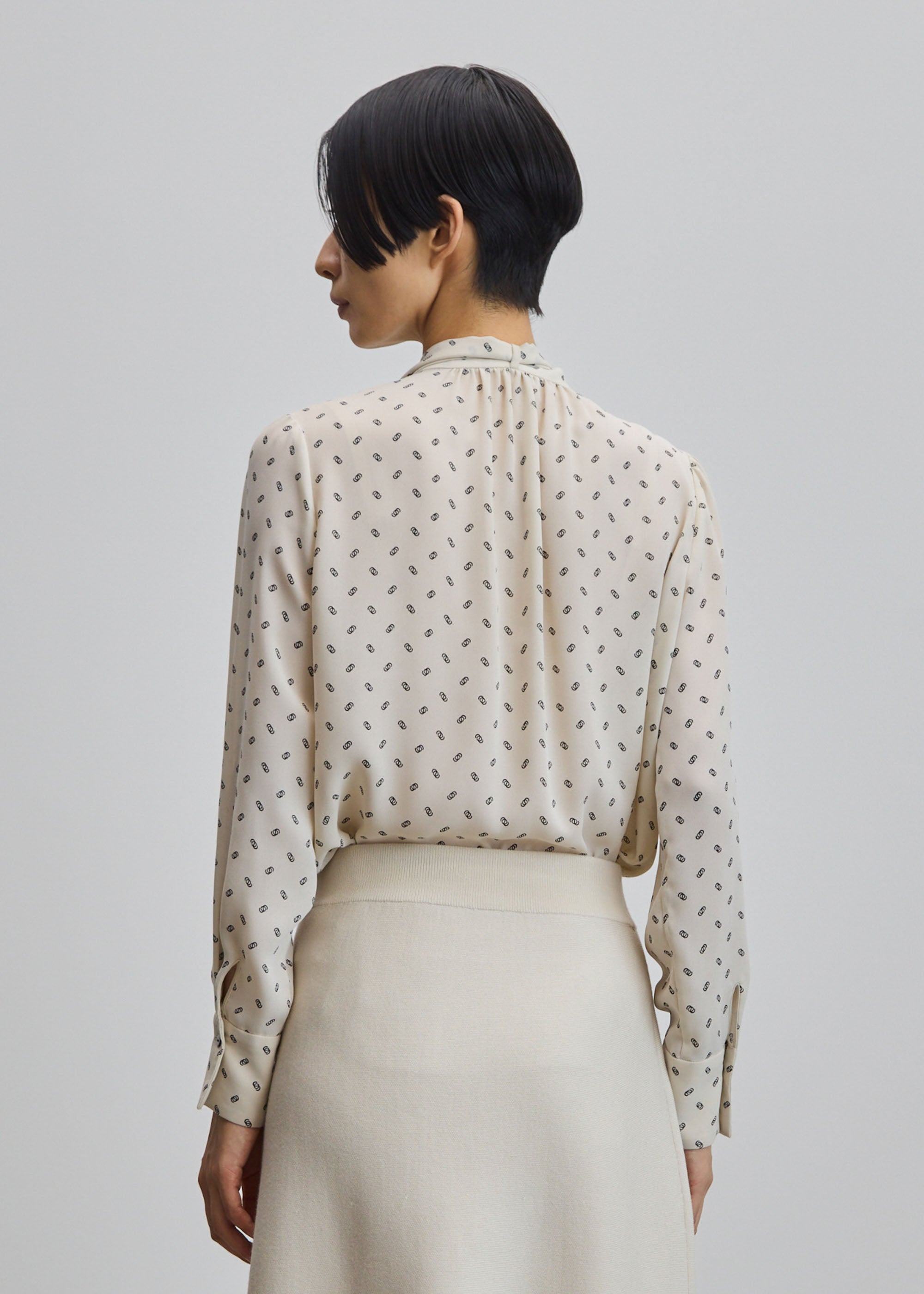 ビット柄スカーフ付きブラウス