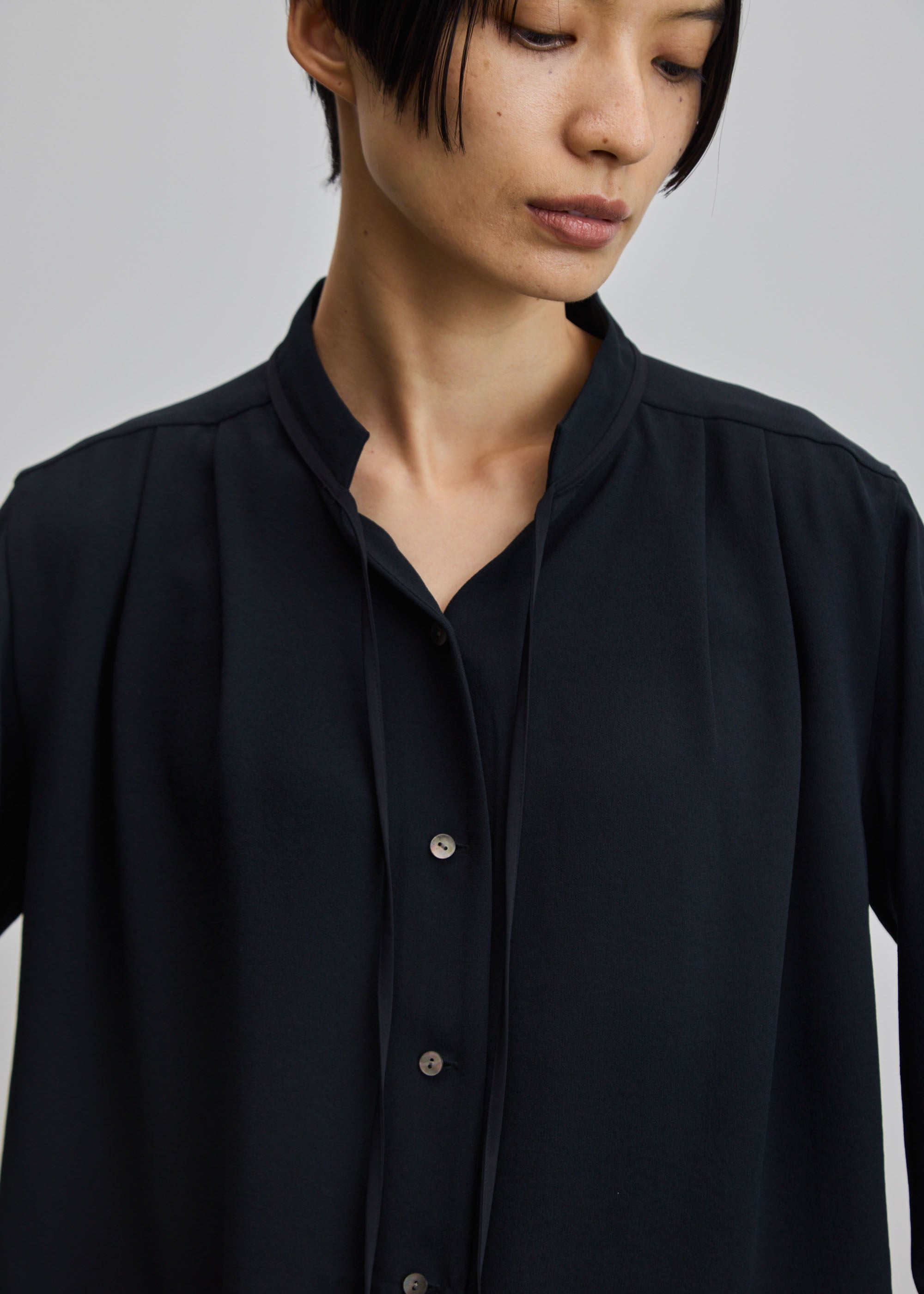 ソージュ　ジョーゼットリボンブラウス ジョーゼットリボンブラウス - SOÉJU online store｜上質な大人