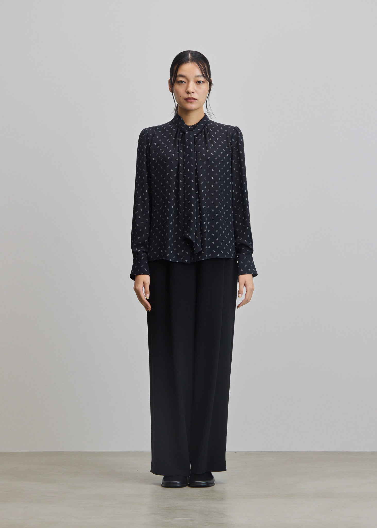 ビット柄スカーフ付きブラウス - SOÉJU online store｜上質な