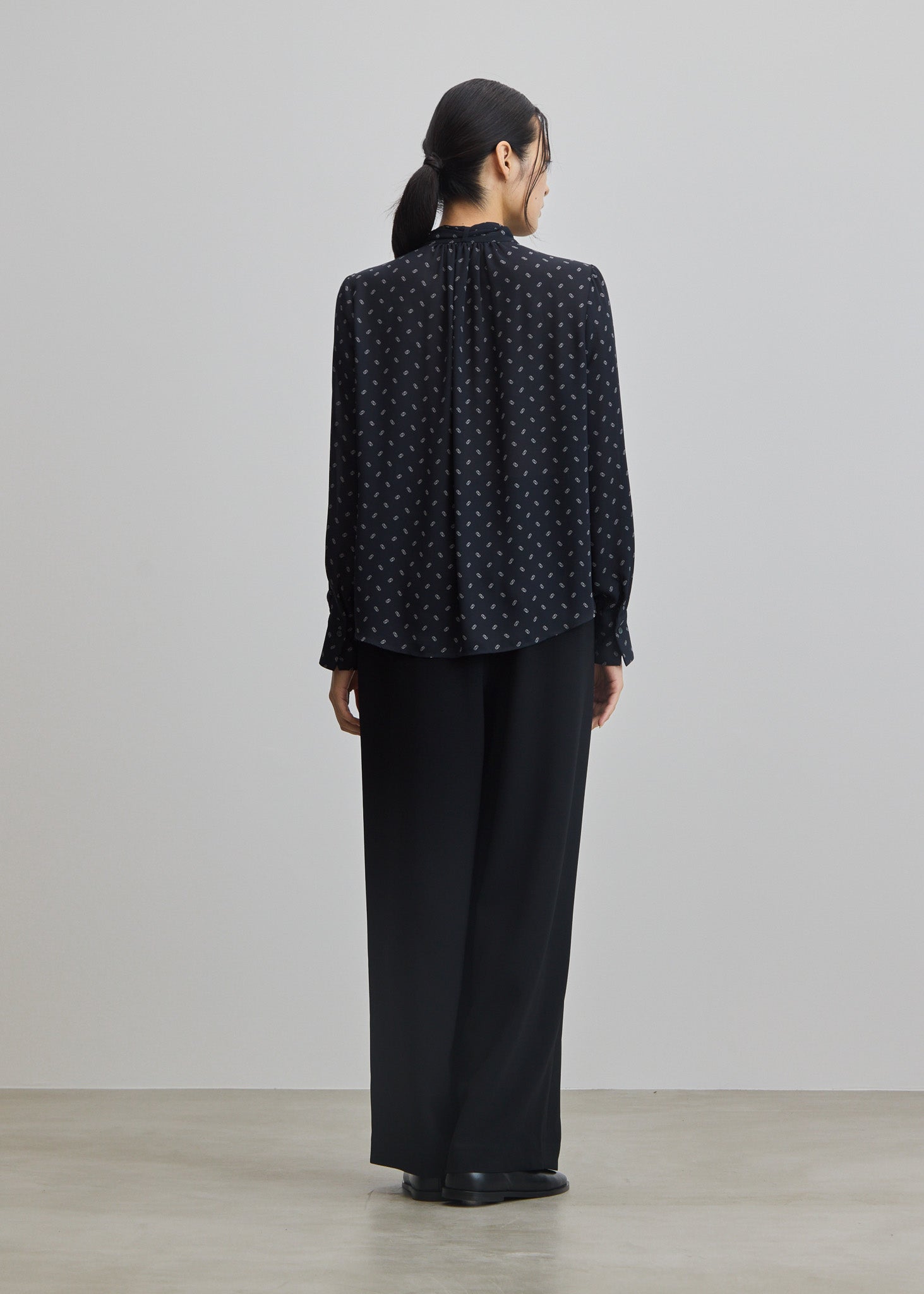 ソージュ soeju ビット柄スカーフ付きブラウス　ベージュM 新作・再入荷】