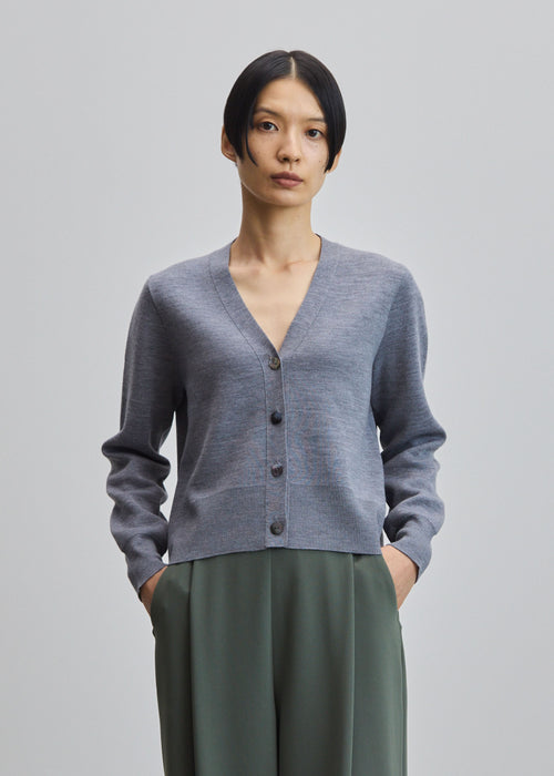 モデル:170cm サイズ:M