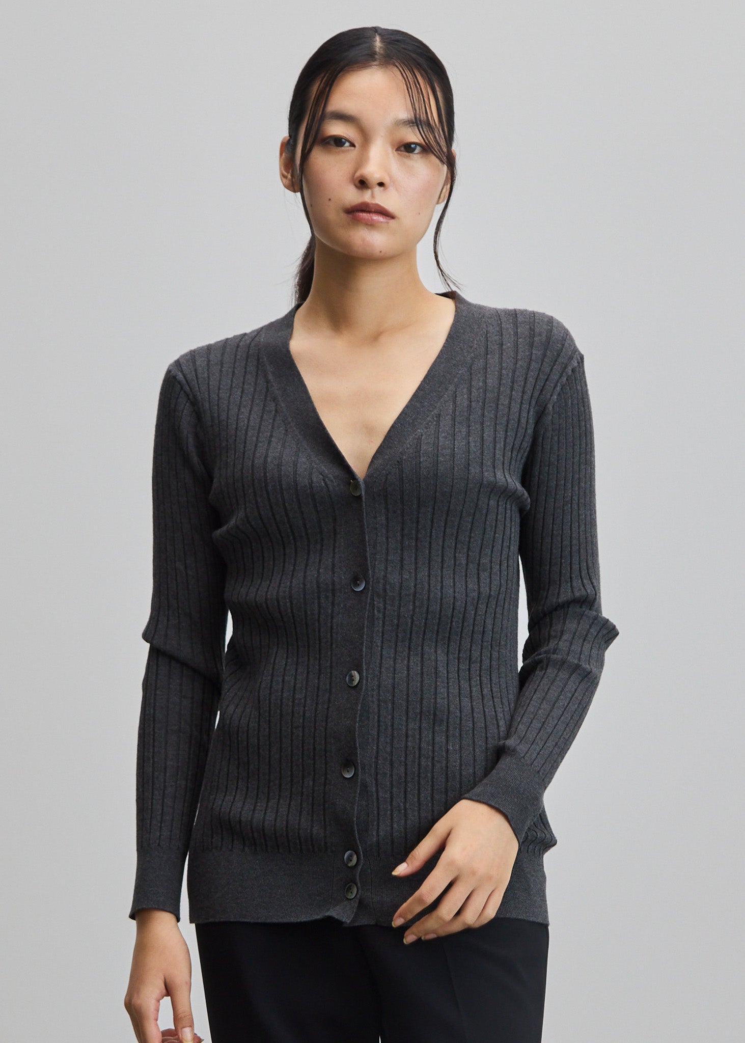 【未使用級】ソージュ SOEJU Vネック ニットカーディガン　M ブラック Vネックニットカーディガン - SOÉJU online store｜上質な大人の