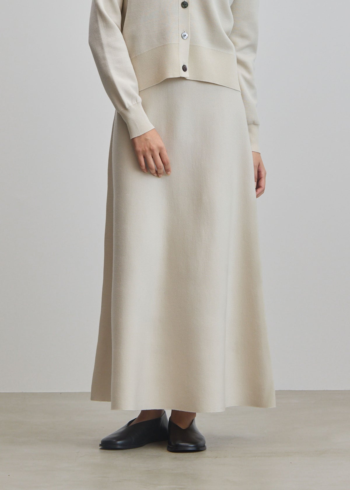 スウェットライクフレアスカート - SOÉJU online store｜上質な大人の  
