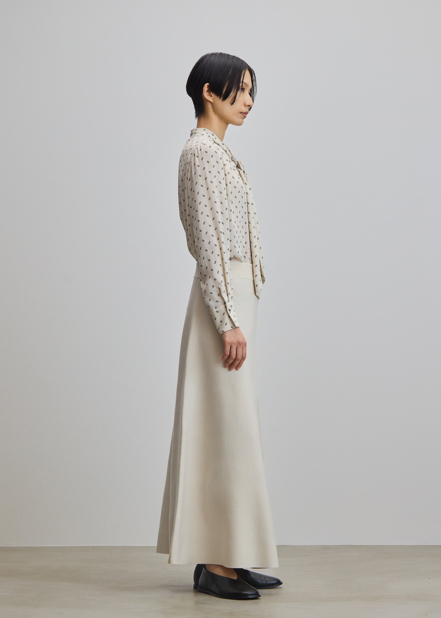 ソージュ soeju ビット柄スカーフ付きブラウス　ベージュM ビット柄スカーフ付きブラウス - SOÉJU online store｜上質な