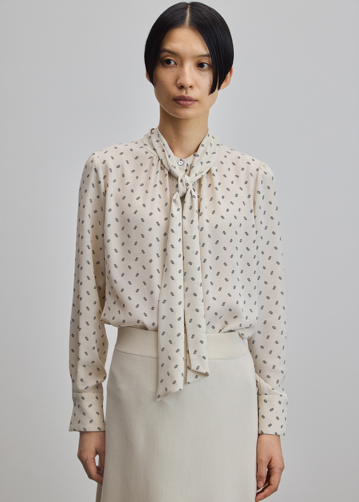 ビット柄スカーフ付きブラウス - SOÉJU online store｜上質な