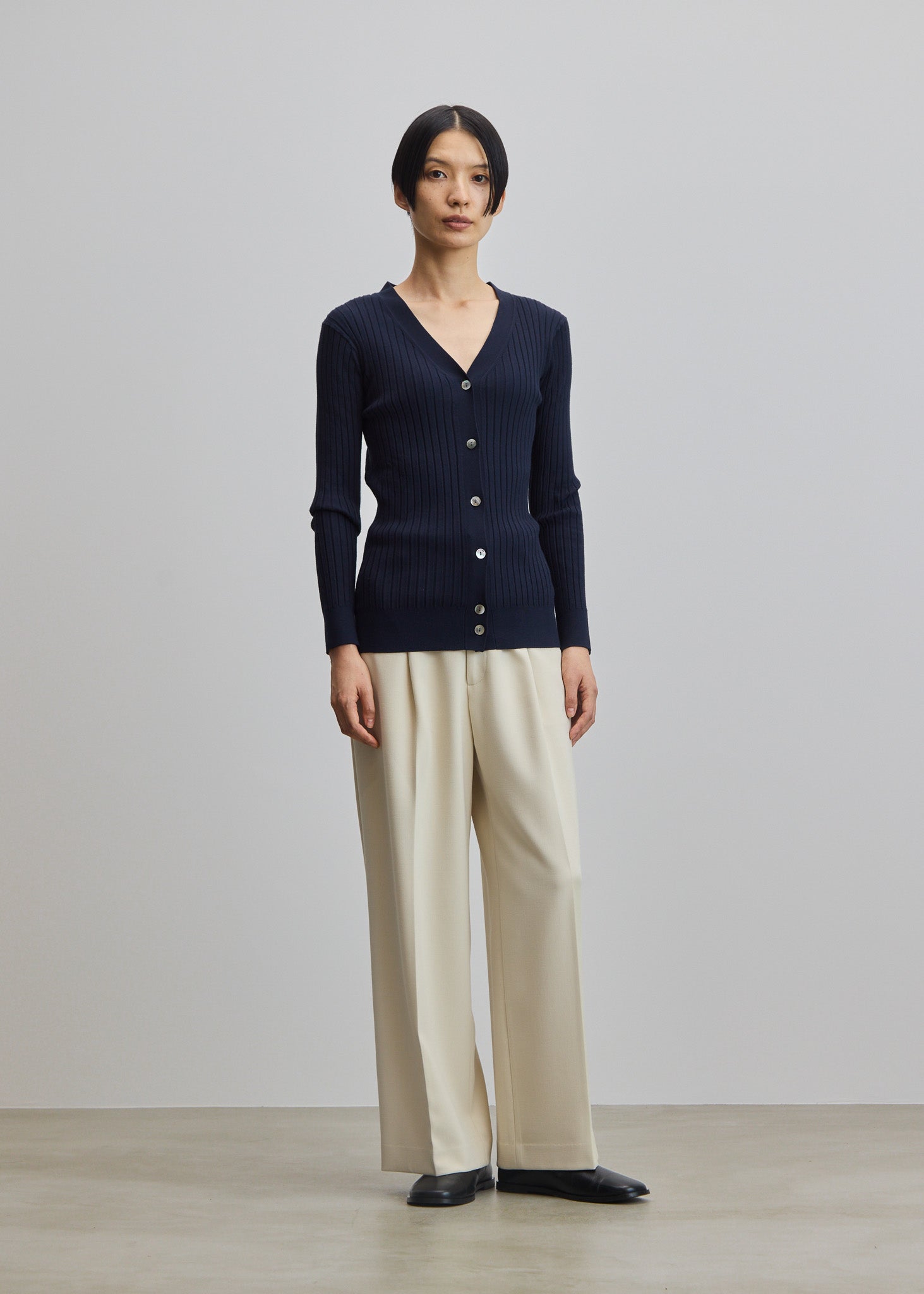 ソージュSOEJUネイビー Vネックカーディガン ワイドリブVネックカーディガン - SOÉJU online store｜上質な