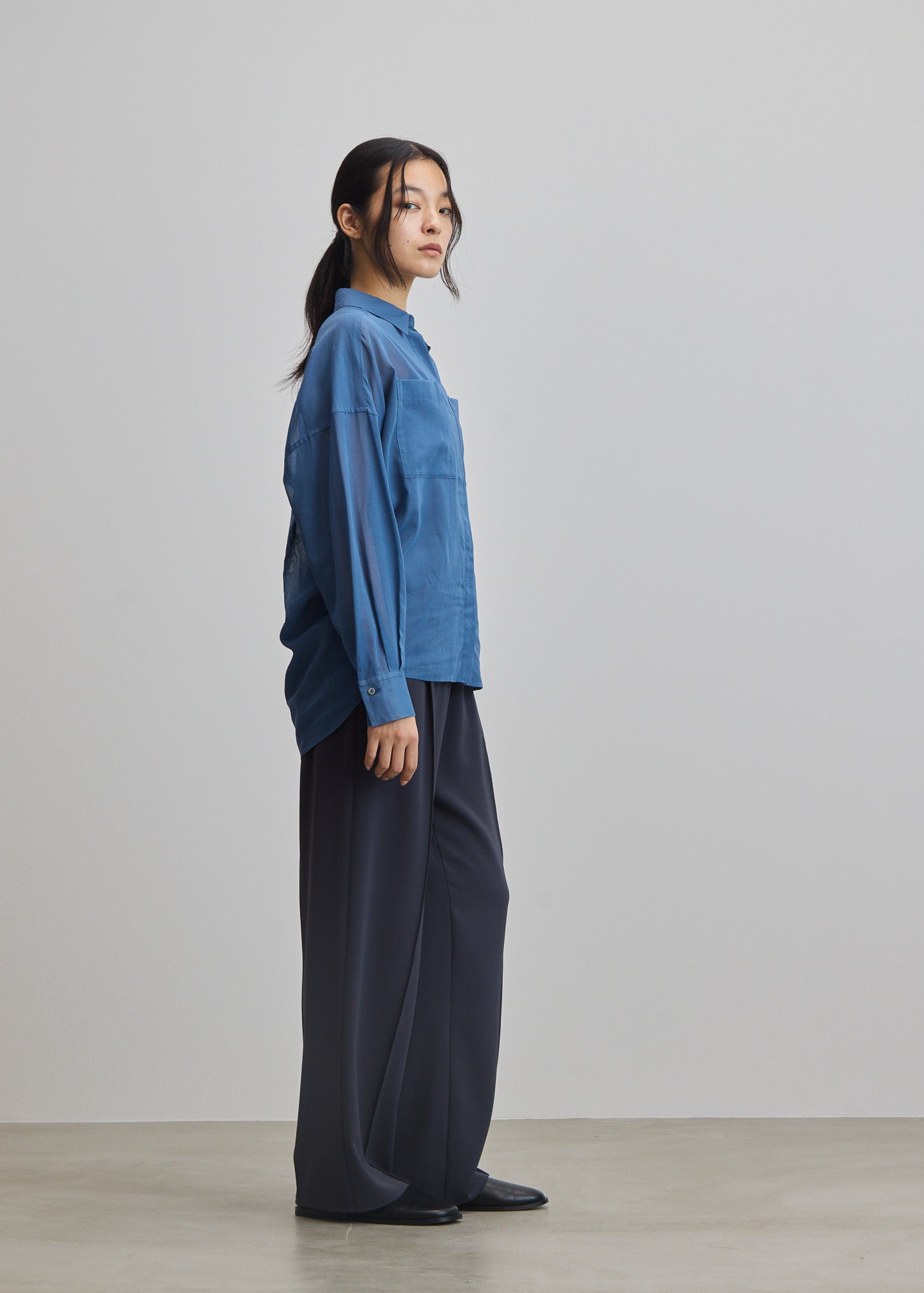 オーガニックコットンシアーシャツ　ランダムリブノースリーブニット　ソージュ オーガニックコットンシアーシャツ ランダムリブノースリーブ