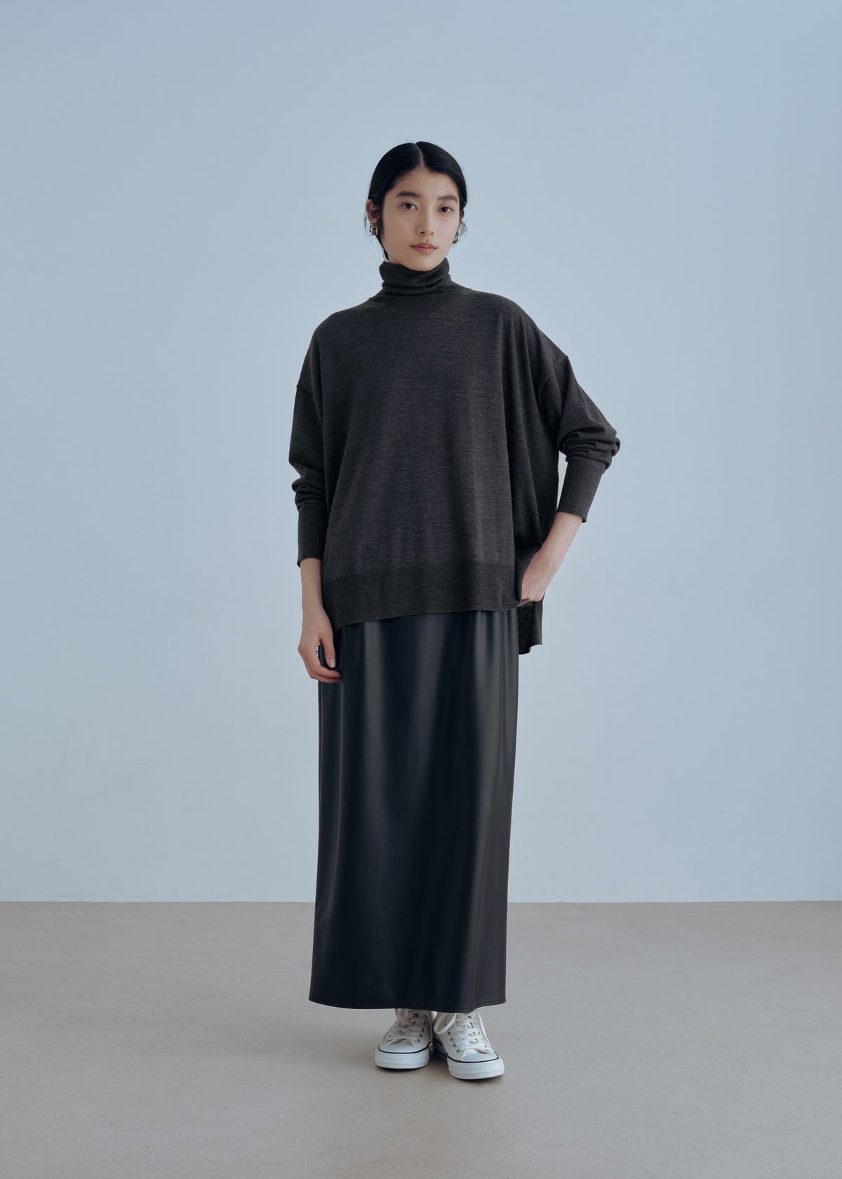 着用アイテム：ストレッチレザレットスカート(BLACK)