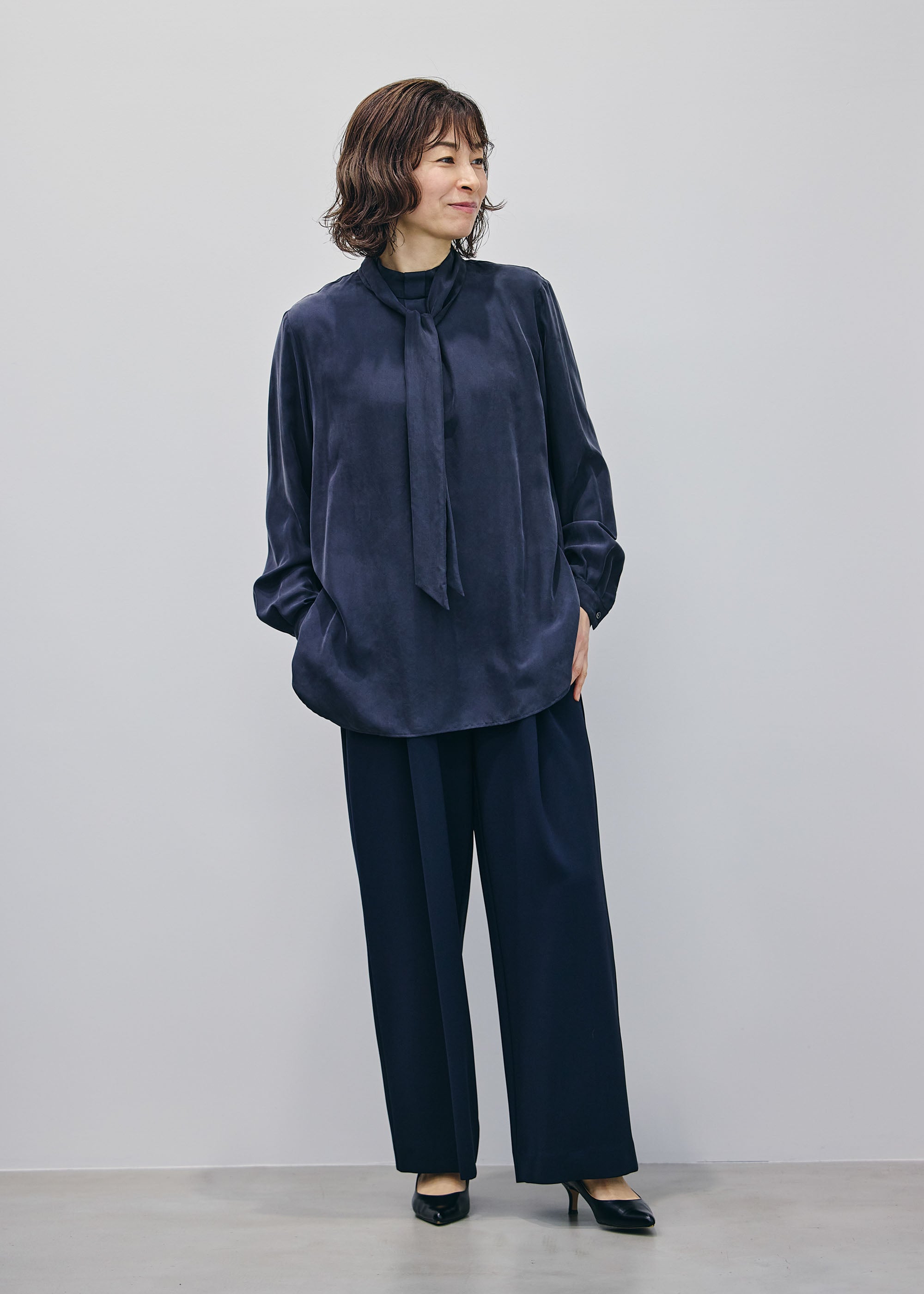 シルクボウタイブラウス